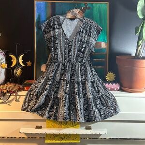 Magazine Boho Black and White Elephant Patterned Mini Dress Large